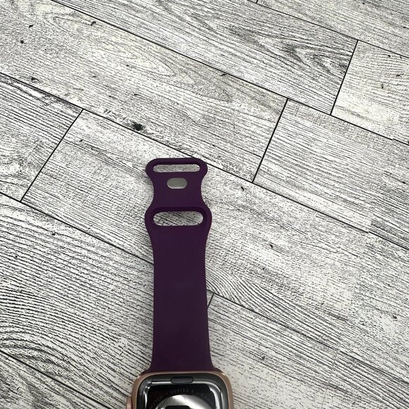Apple Watch Series 6 (GPS, 44mm) Gold Aluminum Case w/Purple Band, incl. charger - Picture 6 of 16